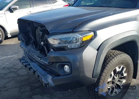 2023 Toyota Tacoma Trd Off Road z USA, uszkodzony, nr VIN 3TMCZ5AN8PM557787